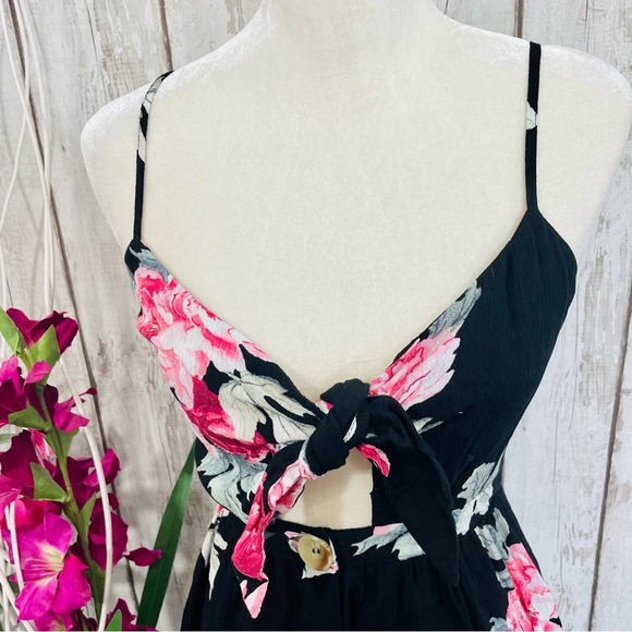 Mimi Chica - NWOT Front Tie Floral Dress - Picture 4 of 12